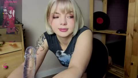 Snapshot of me1inmonro chatting on November 28, 5:43 am me1inmonro online show from November 28, 5:43 am