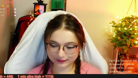 Snapshot of me_hanna chatting on December 6, 11:03 pm Hanna online show from December 6, 11:03 pm