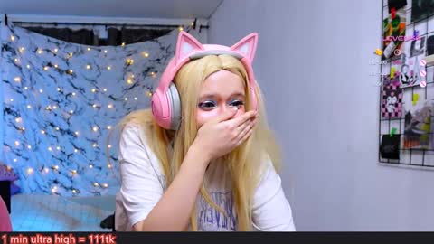 Snapshot of me_hanna chatting on February 1, 12:07 am Hanna online show from February 1, 12:07 am