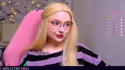 Snapshot of me_hanna chatting on March 2, 10:59 pm Hanna online show from March 2, 10:59 pm