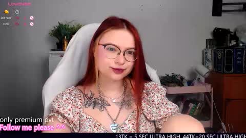 Snapshot of me_hanna chatting on October 6, 11:46 pm Hanna online show from October 6, 11:46 pm