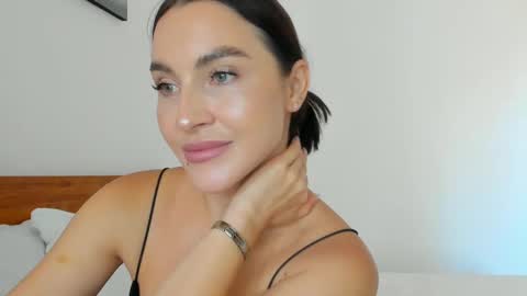 Snapshot of me_lina_ chatting on March 2, 8:16 am Alice online show from March 2, 8:16 am