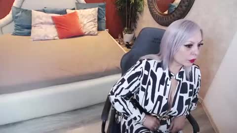 meamandax online show from February 14, 11:31 am