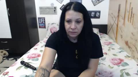 Snapshot of meaowmela chatting on May 27, 6:54 am MeaowMela online show from May 27, 6:54 am