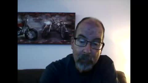 Snapshot of meathome3 chatting on December 4, 12:25 pm me at home online show from December 4, 12:25 pm