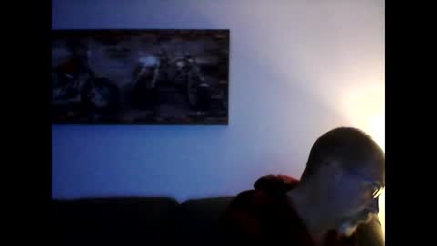 Snapshot of meathome3 chatting on December 10, 12:27 pm me at home online show from December 10, 12:27 pm