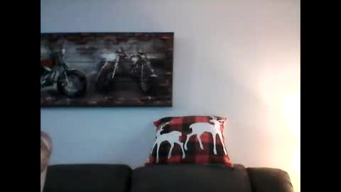 Snapshot of meathome3 chatting on December 21, 1:21 pm me at home online show from December 21, 1:21 pm