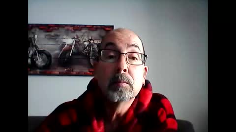 Snapshot of meathome3 chatting on February 9, 4:18 pm me at home online show from February 9, 4:18 pm