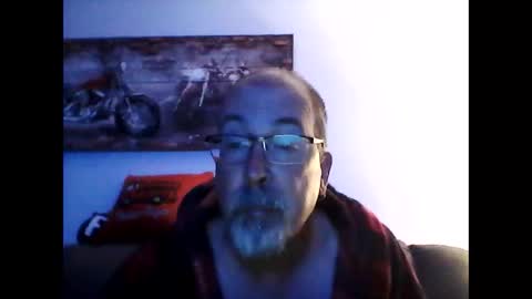 Snapshot of meathome3 chatting on September 19, 10:05 am me at home online show from September 19, 10:05 am