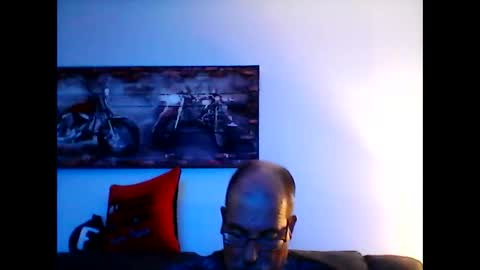 Snapshot of meathome3 chatting on November 21, 4:11 am me at home online show from November 21, 4:11 am