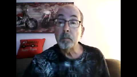 me at home online show from March 29, 10:54 pm