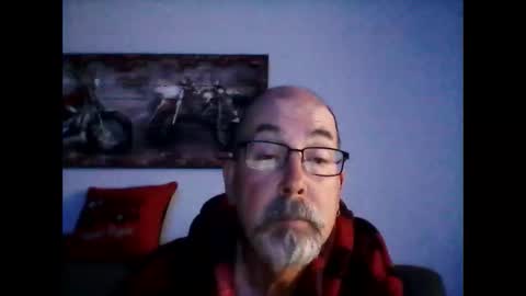 me at home online show from May 9, 10:53 am