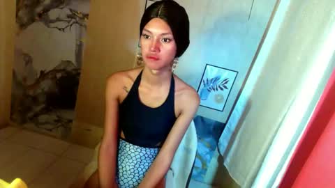 mea online show from April 21, 10:01 pm