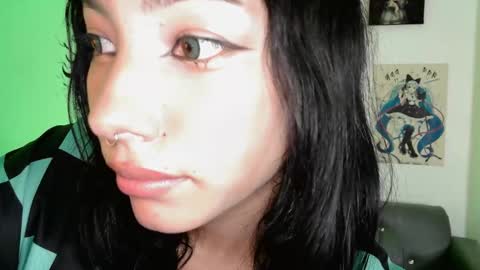 Snapshot of mec_sayuri chatting on March 4, 1:23 am mec_sayuri online show from March 4, 1:23 am