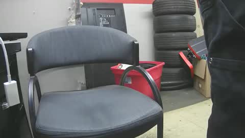 Snapshot of mechanic_voyeur chatting on March 19, 1:37 pm mechanic_voyeur online show from March 19, 1:37 pm