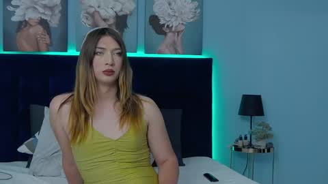 Medea online show from November 8, 5:18 am