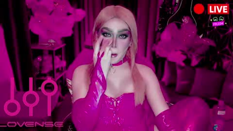 THE QUEEN ALPHA   Queen Medusa Prey online show from April 21, 2:51 am