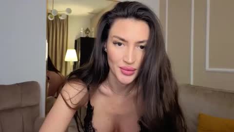 MedussaEyes online show from February 19, 9:00 pm