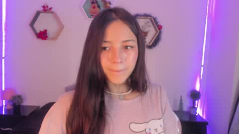 Snapshot of meelanny_ds chatting on December 25, 4:22 am   online show from December 25, 4:22 am
