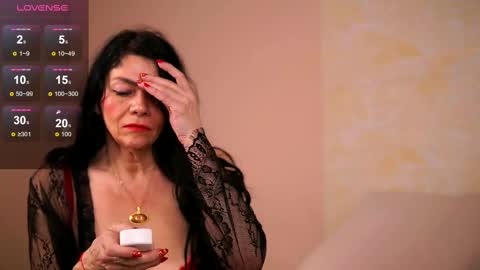 Snapshot of meenamoon chatting on March 1, 11:58 pm meenamoon online show from March 1, 11:58 pm