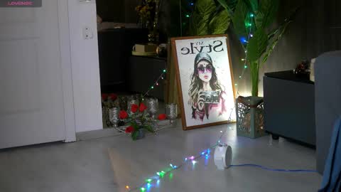 Snapshot of meenamoon chatting on October 27, 10:03 pm meenamoon online show from October 27, 10:03 pm