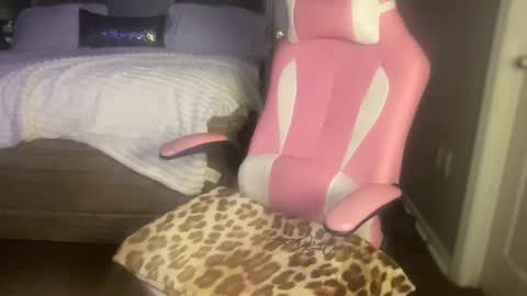 Snapshot of meetsouthernpeach chatting on January 12, 2:24 am Southern Peach online show from January 12, 2:24 am