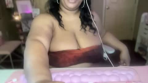 Snapshot of meetsouthernpeach chatting on March 3, 2:48 pm Southern Peach online show from March 3, 2:48 pm