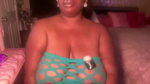 Snapshot of meetsouthernpeach chatting on June 11, 2:22 am Southern Peach online show from June 11, 2:22 am