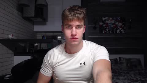 Snapshot of megamaxxxl chatting on December 5, 9:50 pm Max online show from December 5, 9:50 pm