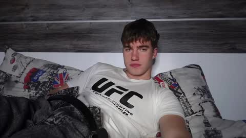 Snapshot of megamaxxxl chatting on December 19, 10:56 am Max online show from December 19, 10:56 am