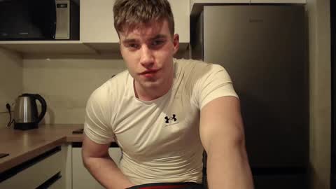 Snapshot of megamaxxxl chatting on March 9, 10:52 pm Max online show from March 9, 10:52 pm