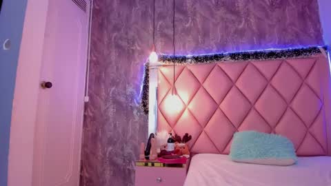 M E G A N online show from December 22, 9:53 pm