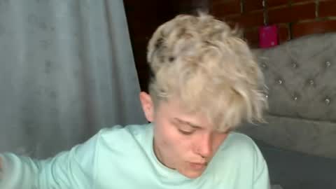 Megan and sophi online show from June 16, 12:02 am
