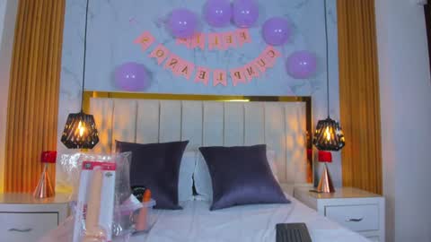 Carolina Paez online show from February 4, 8:49 pm