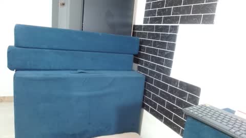Snapshot of megan_greyxx chatting on May 6, 11:37 am megan_greyxx online show from May 6, 11:37 am