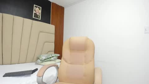 Snapshot of megan_hally chatting on September 12, 11:54 am Megan online show from September 12, 11:54 am