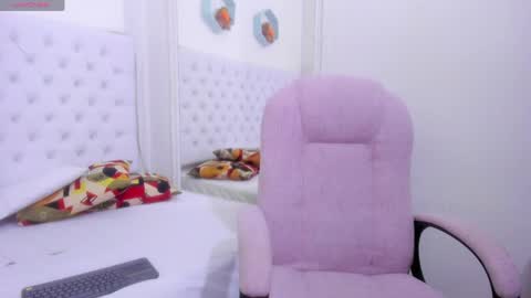 Megan online show from April 6, 10:54 pm