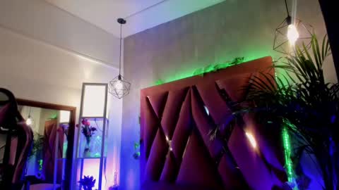    online show from March 1, 2:15 am