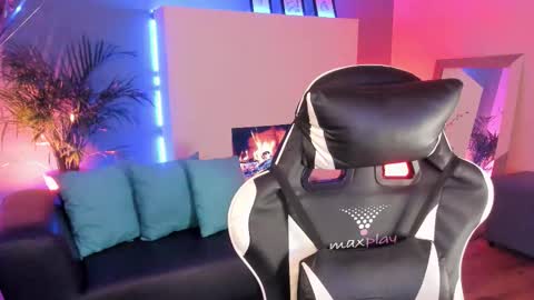    online show from September 10, 2:33 am