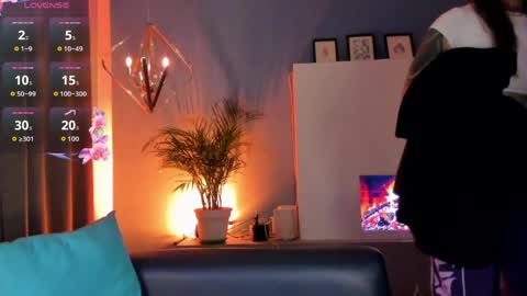 Snapshot of megan_inked_ chatting on April 26, 3:15 am online show from April 26, 3:15 am