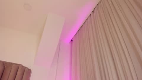   online show from December 5, 6:54 am