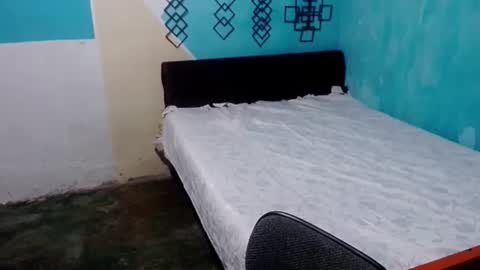 Snapshot of megan_little_ chatting on December 18, 6:57 pm amanda online show from December 18, 6:57 pm