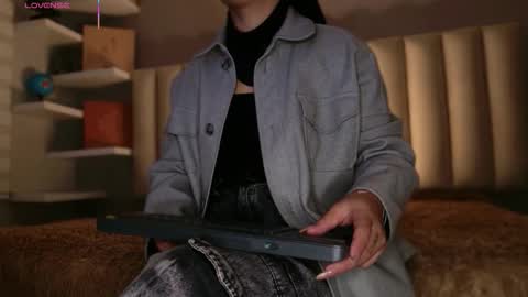     online show from February 18, 12:34 pm