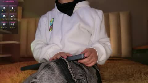     online show from February 28, 11:55 am