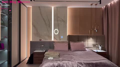 Snapshot of megan_myersss chatting on February 20, 7:30 pm Megan inst meg myersss online show from February 20, 7:30 pm