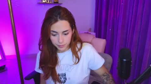                 Laura                 online show from November 30, 1:42 am