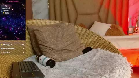 Snapshot of megan_saint chatting on April 29, 5:30 pm megan_saint online show from April 29, 5:30 pm