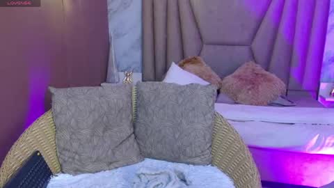Snapshot of megan_saint chatting on May 31, 1:51 pm megan_saint online show from May 31, 1:51 pm