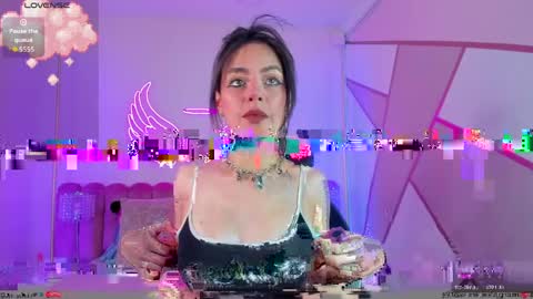 megan_shyne online show from April 4, 11:24 pm