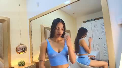 Snapshot of megan_siner chatting on November 10, 12:26 pm Megan Siner online show from November 10, 12:26 pm